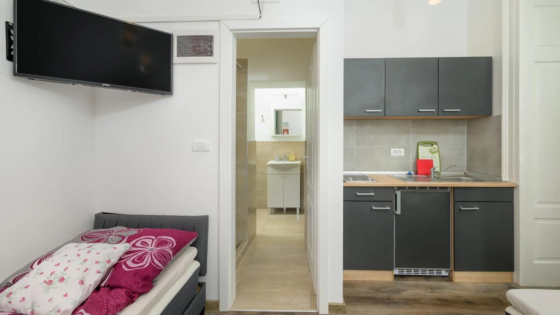 Studio Apartments Tiho & Nena Pula Kroatien
