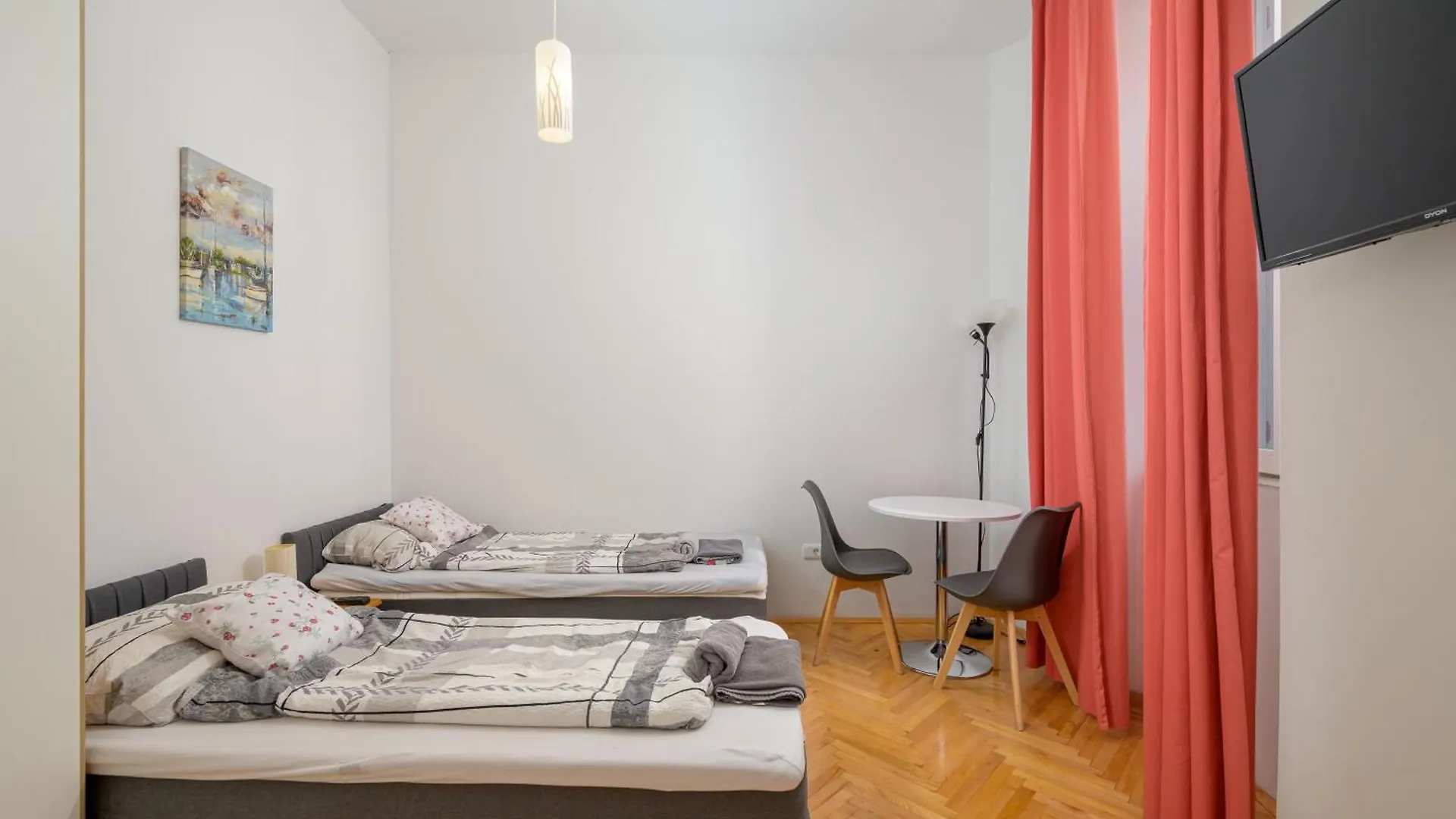 Studio Apartments Tiho & Nena Pula