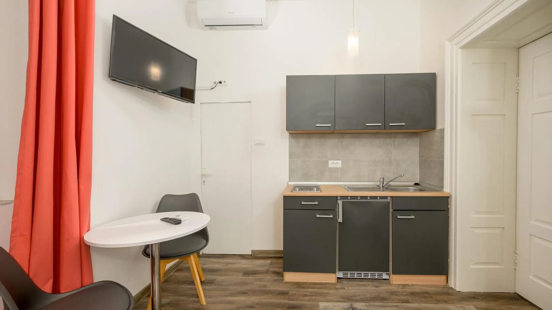 Studio Apartments Tiho & Nena Pula Kroatien