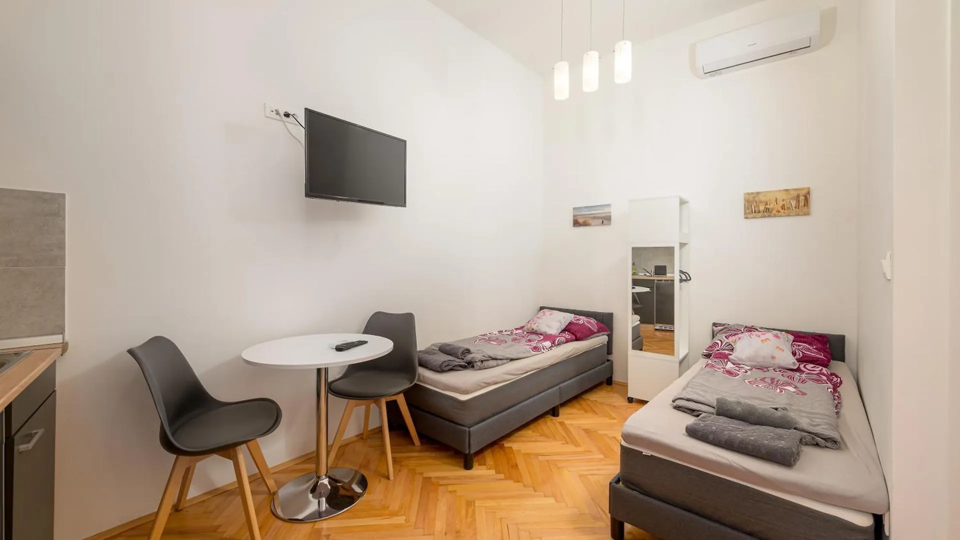 Studio Apartments Tiho & Nena 普拉 克罗地亚